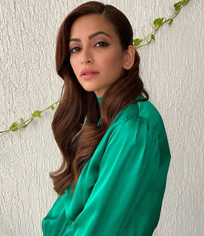 Kriti Kharbanda Latest Instagram Pics